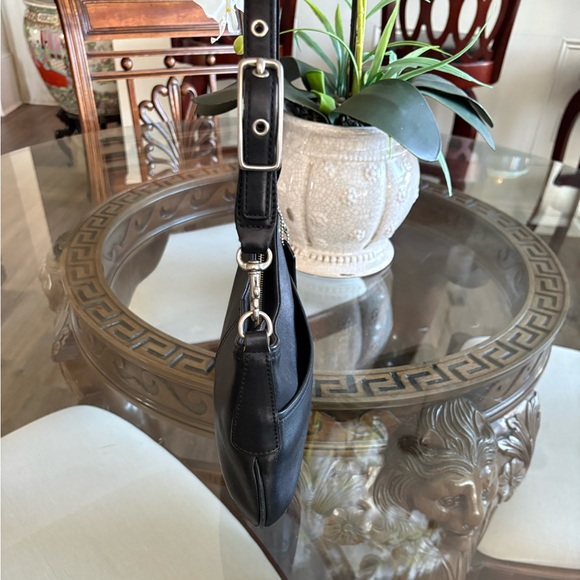 🖤🖤VINTAGE COACH BLACK GLOVE LEATHER LEGACY DEMI HOBO BAG!🖤🖤 - Picture 5 of 9